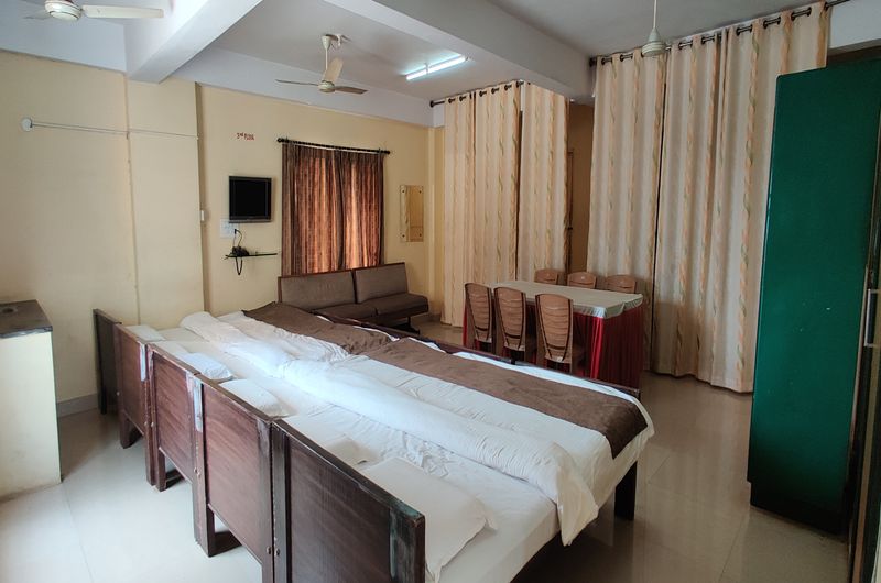 Suvarna Residency-Dormitory Room