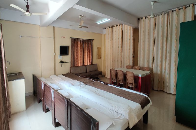 Suvarna Residency-Dormitory Room