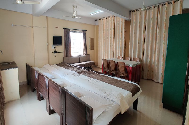 Suvarna Residency-Dormitory Room