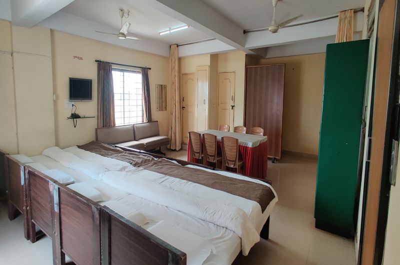 Suvarna Residency-Dormitory Room